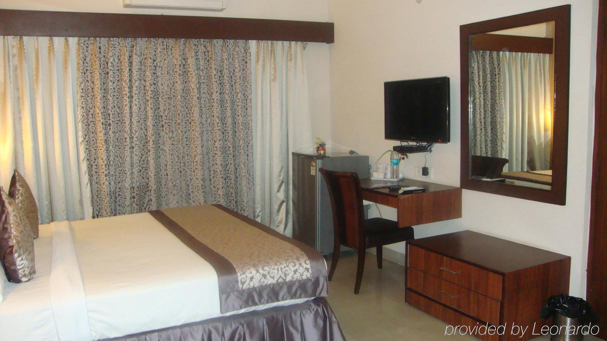 Genx Banjara Hill 1589 Hotel Hyderabad Exterior photo