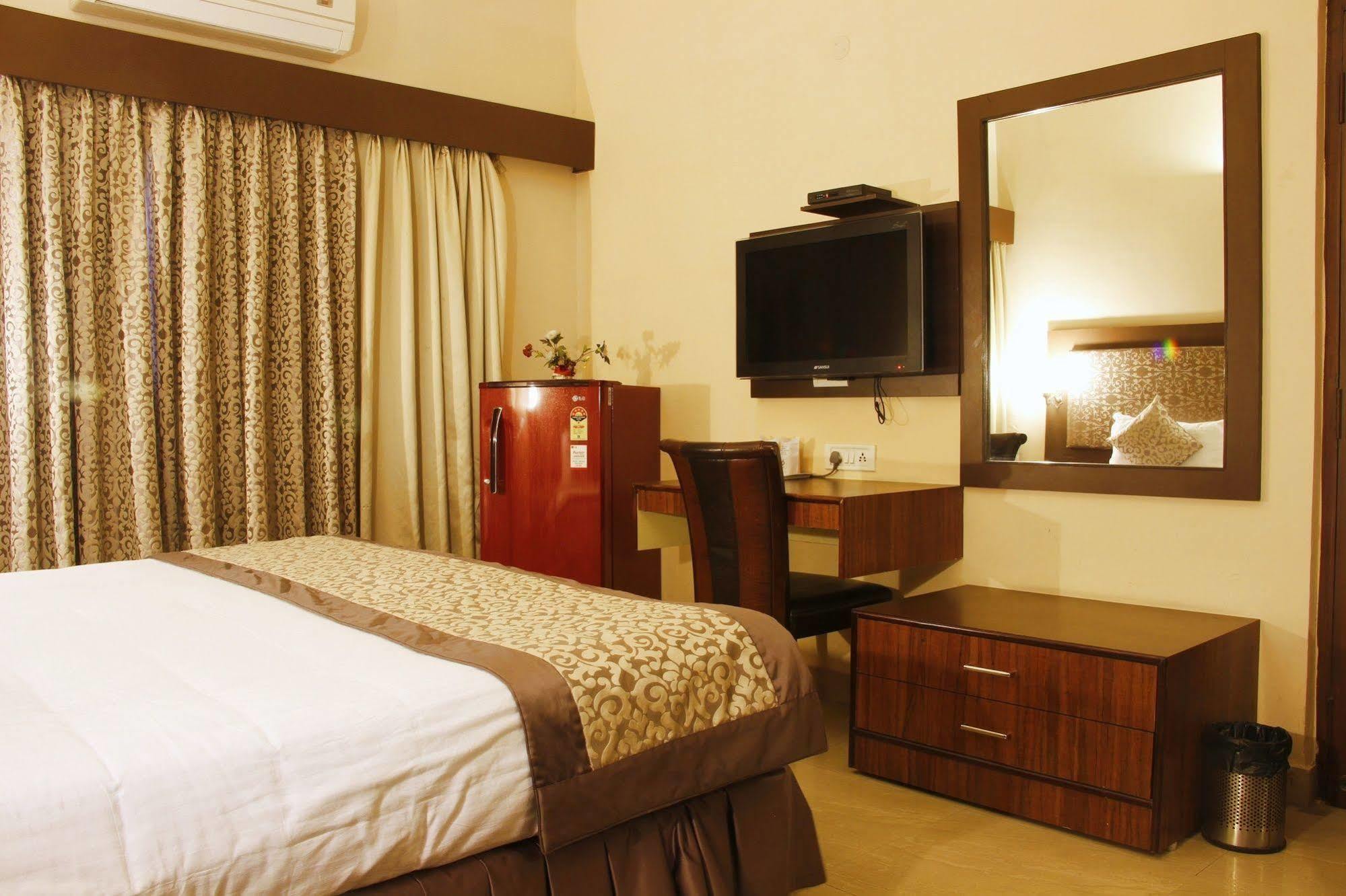 Genx Banjara Hill 1589 Hotel Hyderabad Exterior photo